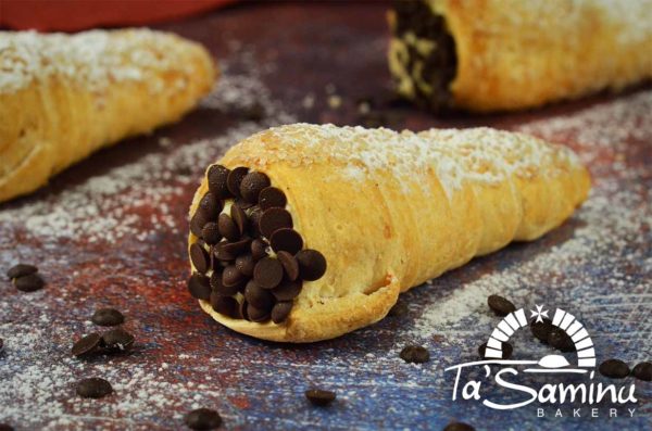 Custard Cannoli
