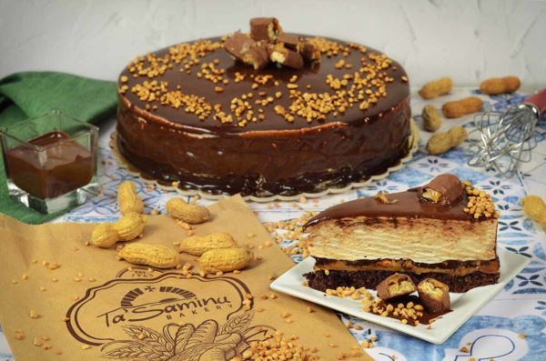Snickers Cake
