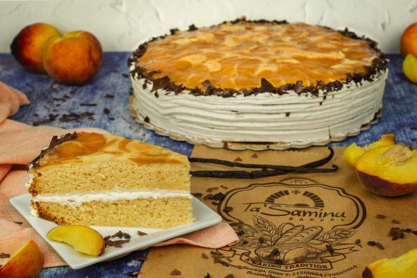 Vanilla & Peach Cake