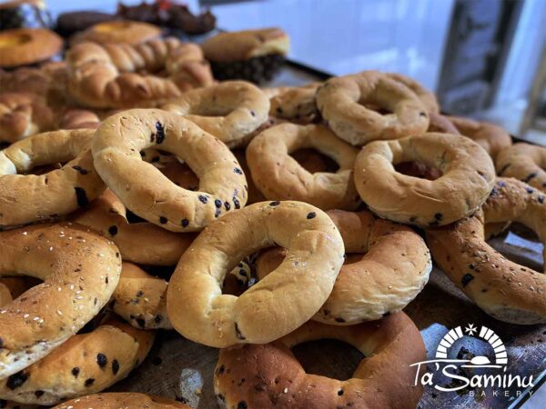Qagħaq Ħelwin biċ-Ċikkulata